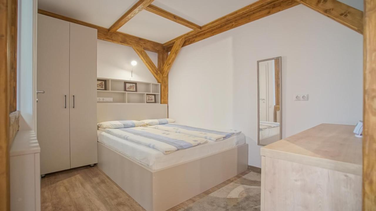 Appartamento Oldtown Refuge Braşov Esterno foto