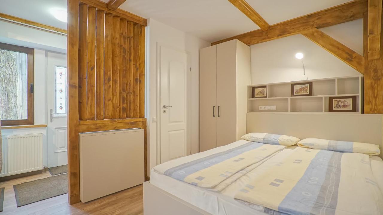 Appartamento Oldtown Refuge Braşov Esterno foto