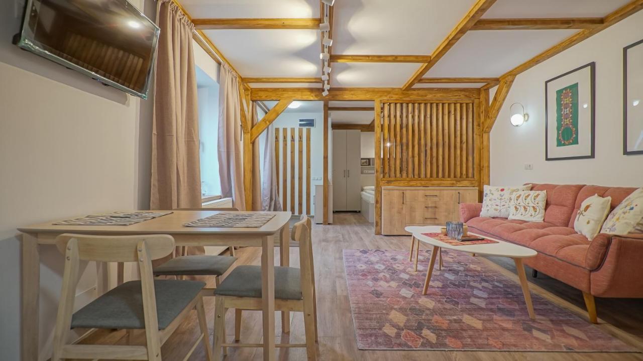 Appartamento Oldtown Refuge Braşov Esterno foto